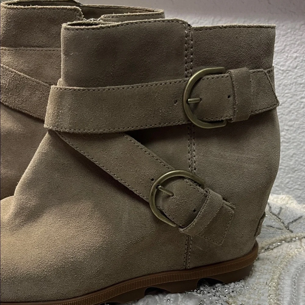 Sorel Women's Joan of Arctic Wedge II Buckle Boots - Khaki {Size 11}